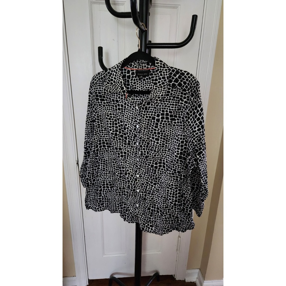 Foxcroft Blouse Women's 14W Wrinkle Free Shaped Fit Black White